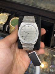 GUCCI LUXURY TIMEPIECE