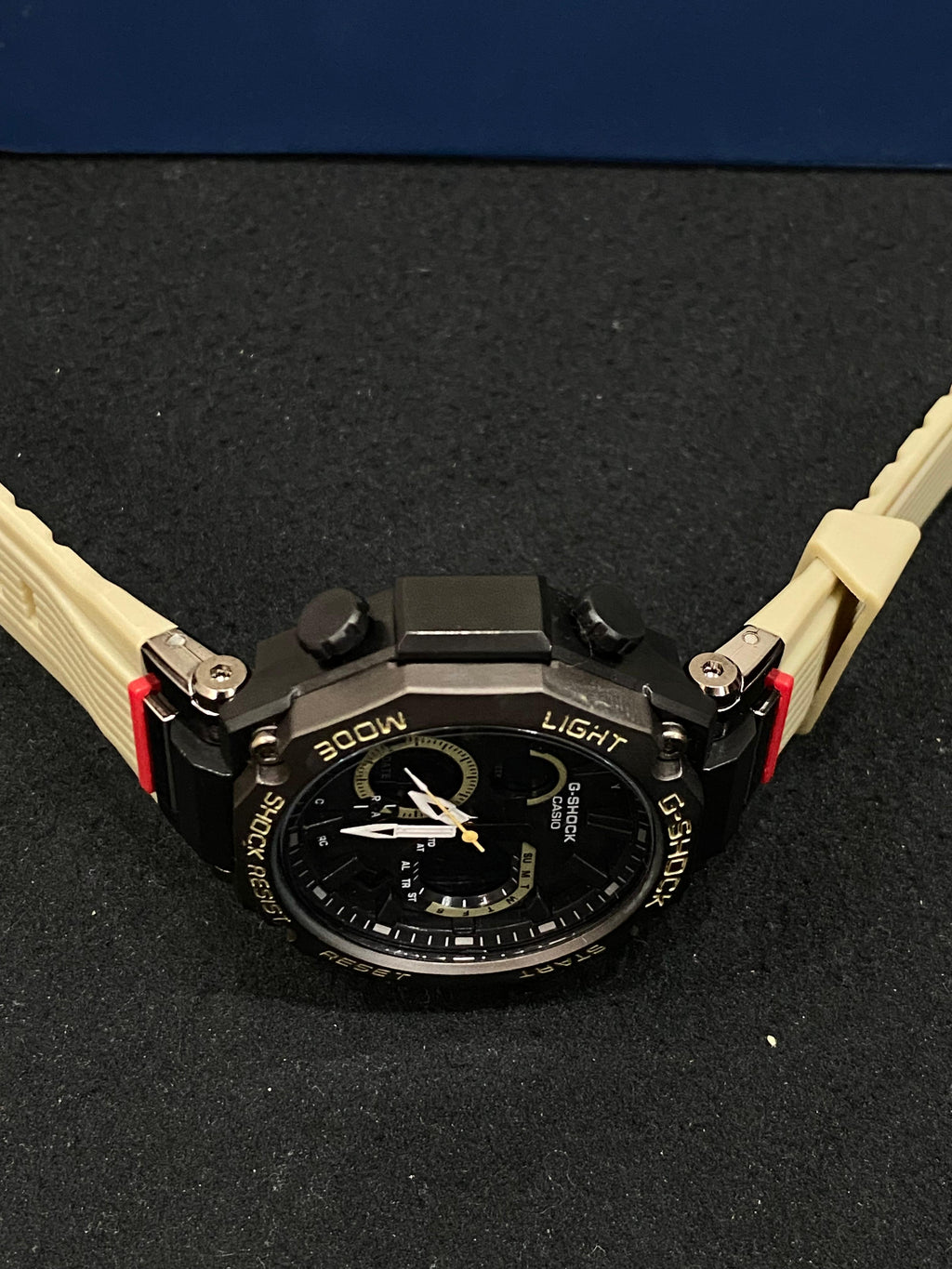 Casio G-SHOCK Analog-Digital Men’s Watch