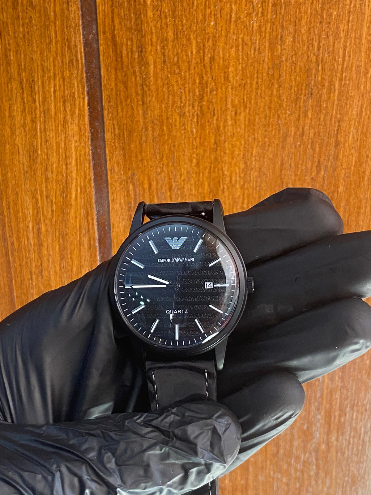 Emporio Armani  – Minimalist Metal - Magnetic Lock