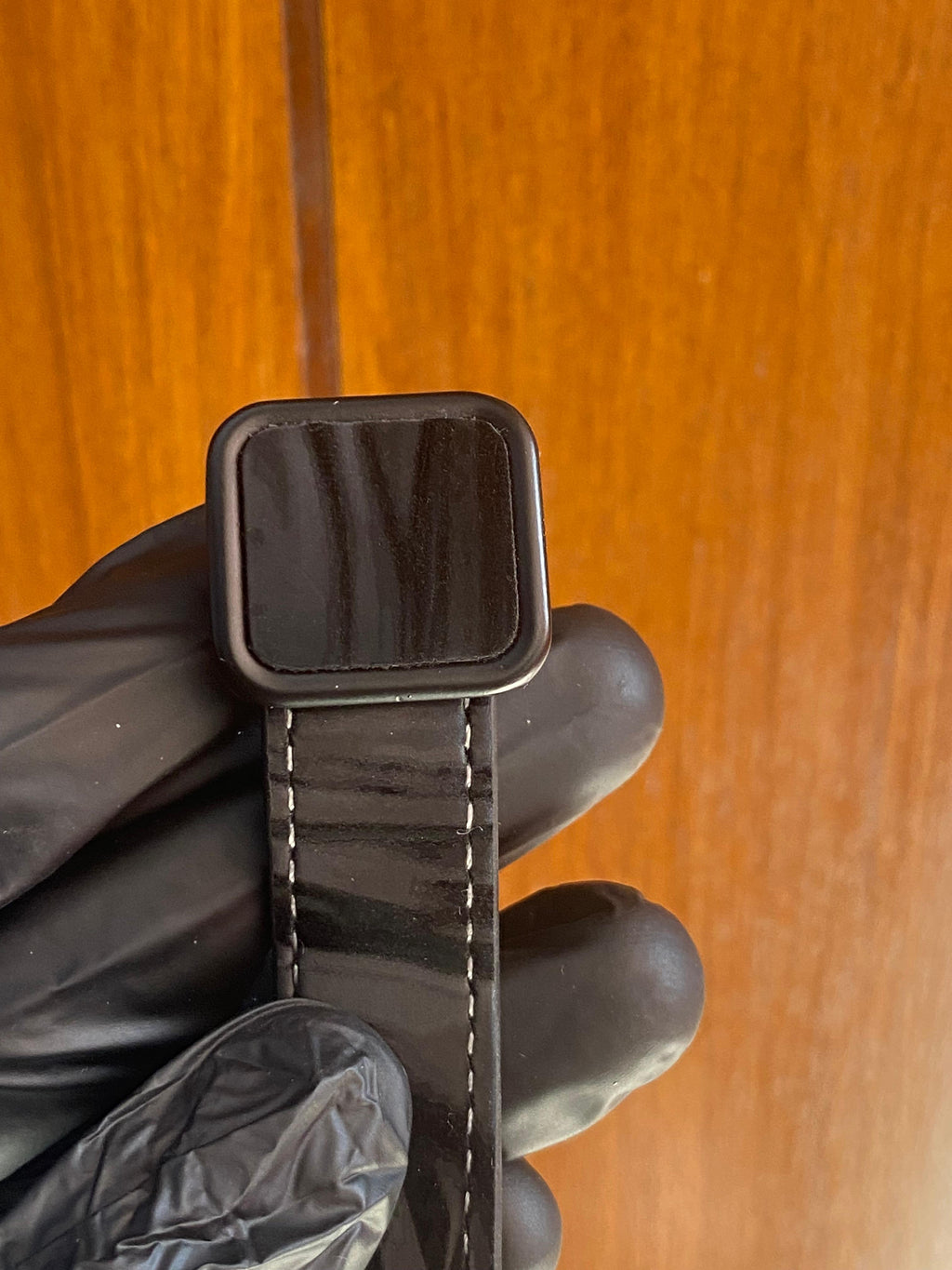 Emporio Armani  – Minimalist Metal - Magnetic Lock