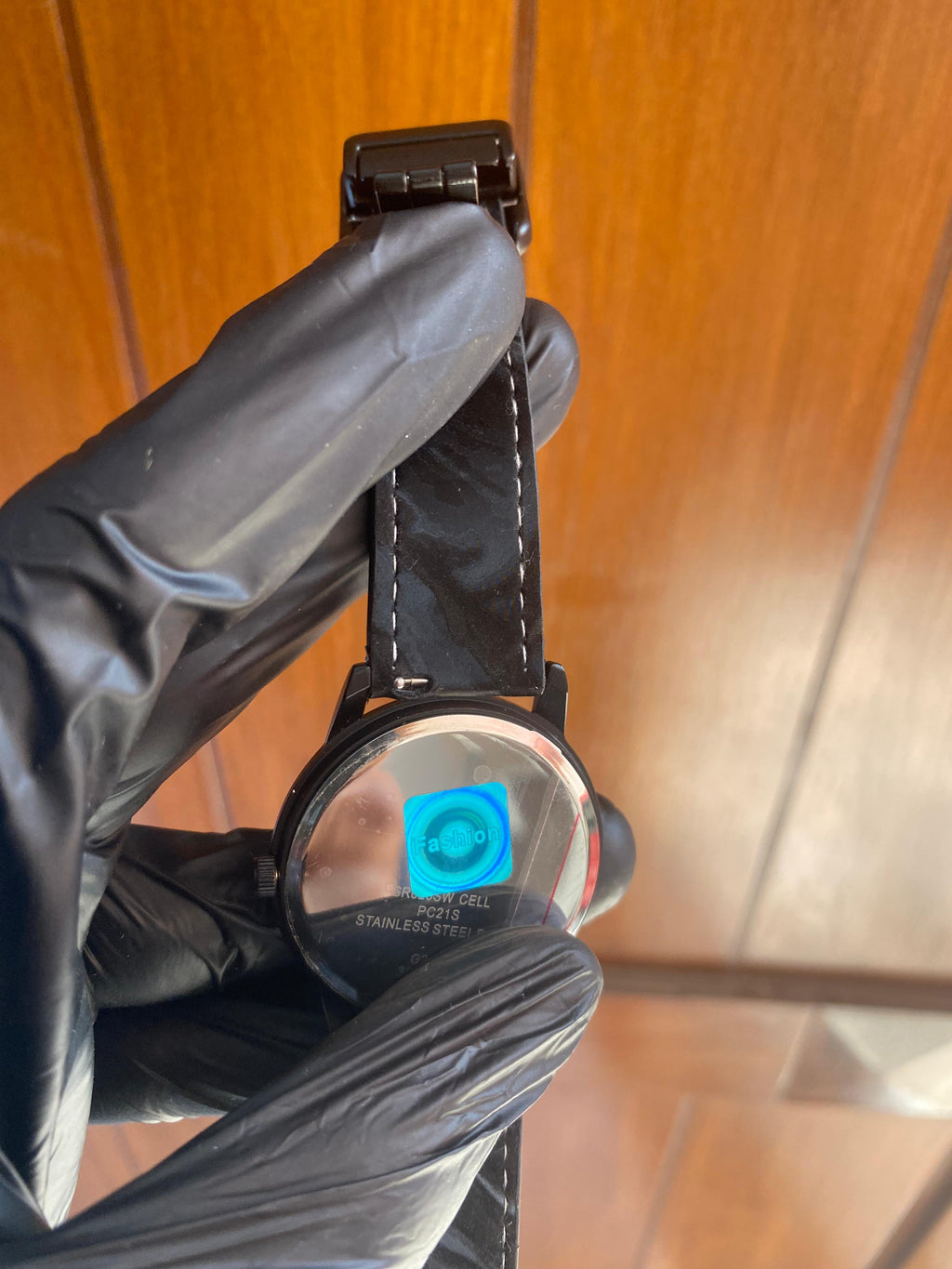 Emporio Armani  – Minimalist Metal - Magnetic Lock