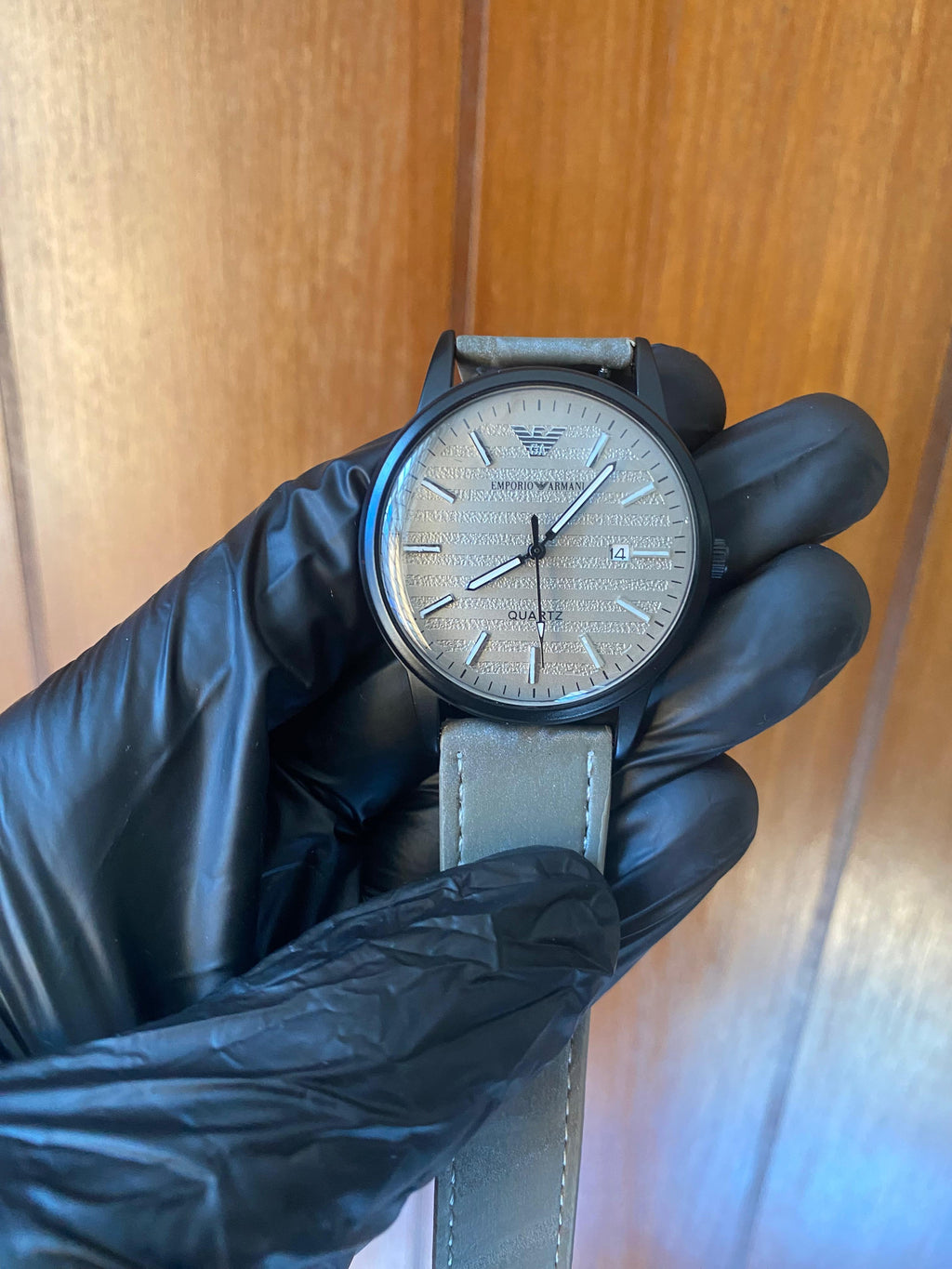 Emporio Armani  – Minimalist Metal - Magnetic Lock