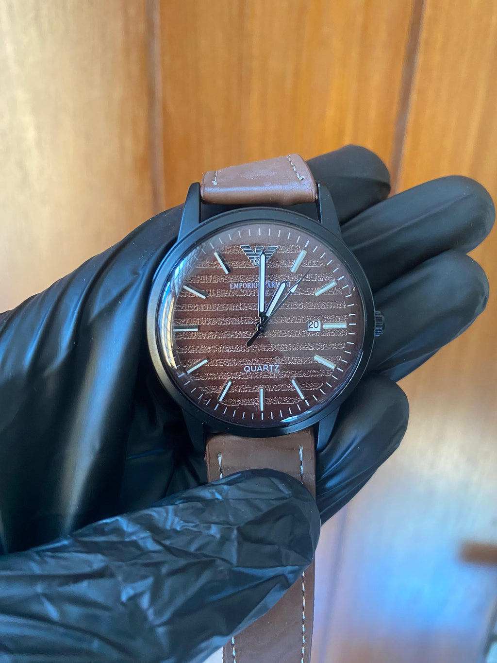 Emporio Armani  – Minimalist Metal - Magnetic Lock